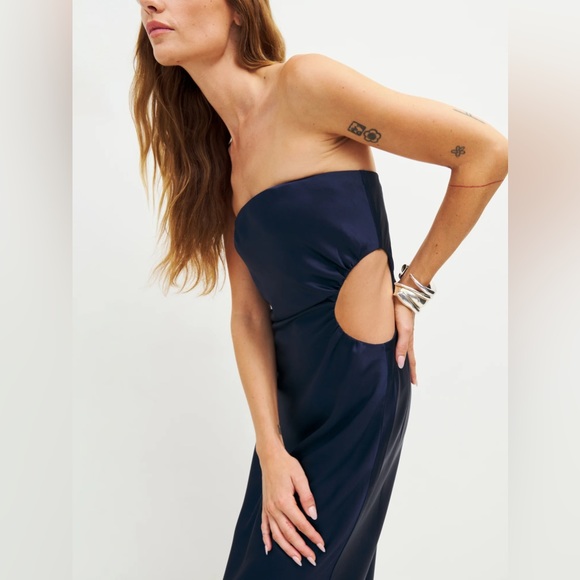 Reformation Nevaeh strapless satin navy blue dress - Picture 14 of 16